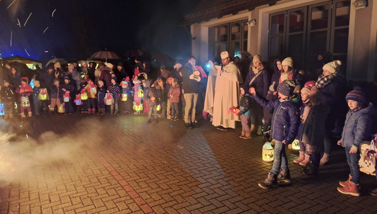 Kinderhaus feiert Hl. Martin: Ein Abend voller, Lichter, Gemeinschaft und Segen