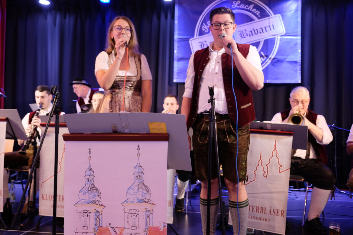 Speinshart feiert mit Blasmusik und Comedy