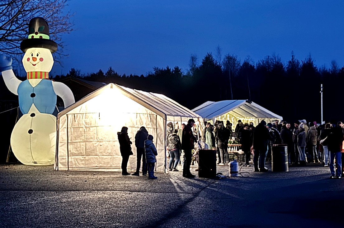 VfB Weiden begeistert mit drittem Adventsmarkt