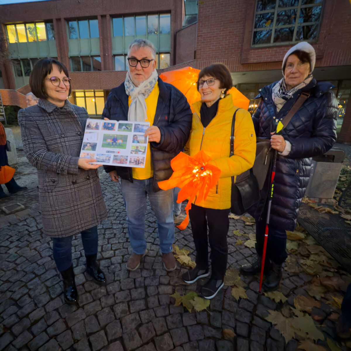 Weiden: Senioren unterstützen Frauenhaus mit Kalendererlös