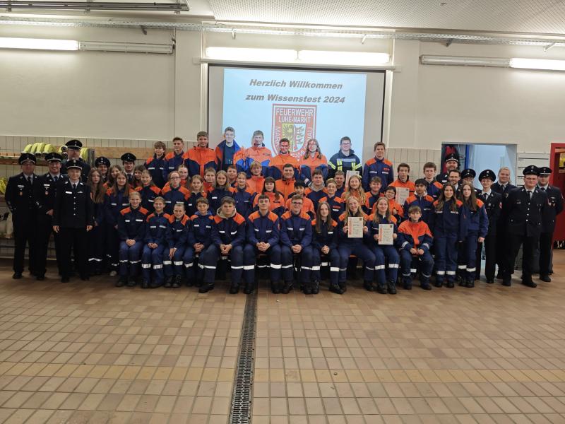 47 Jugendliche meistern Feuerwehr-Wissenstest