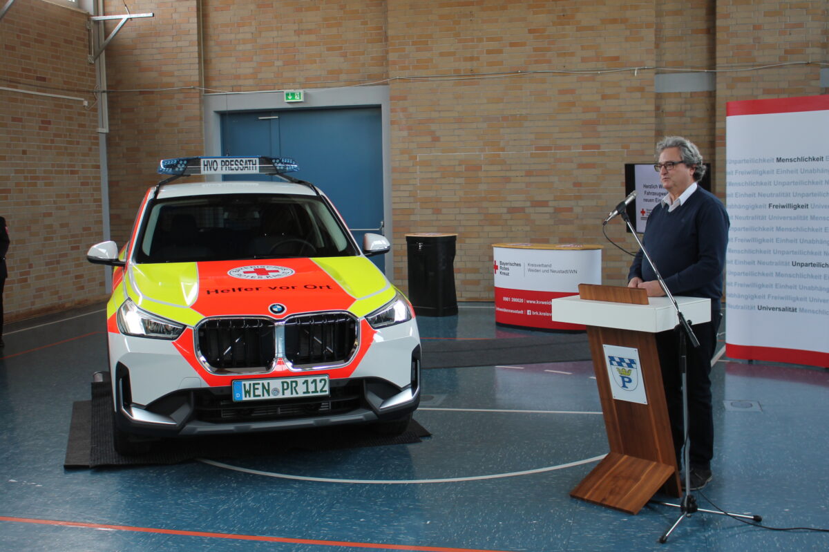 Pressaths BRK dankt für neues „Helfer“-Einsatzfahrzeug