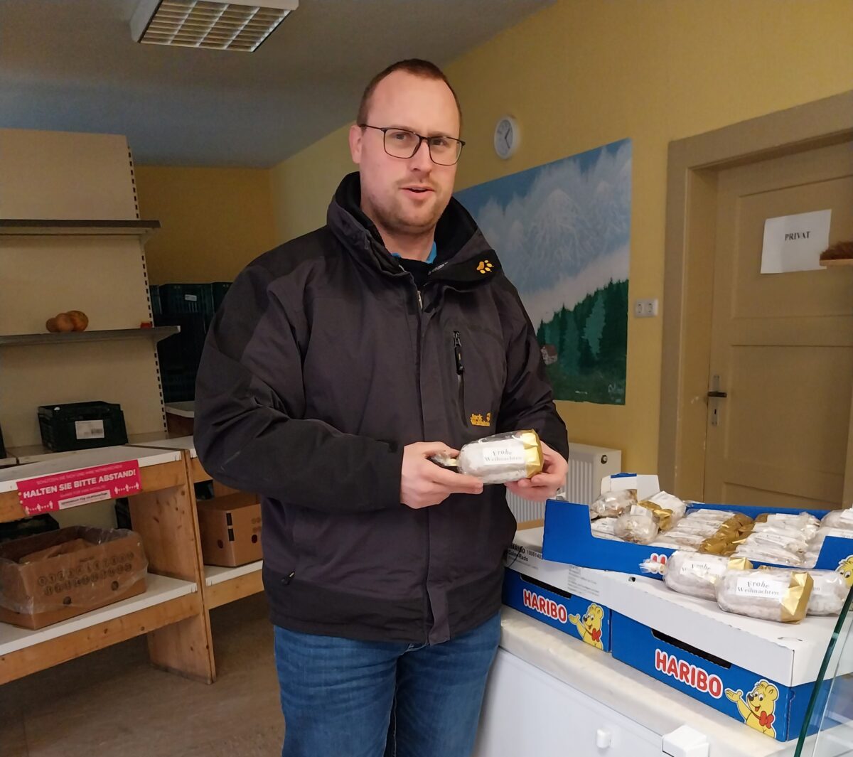 Bäcker spendet 80 Stollen für Bedürftige in Grafenwöhr