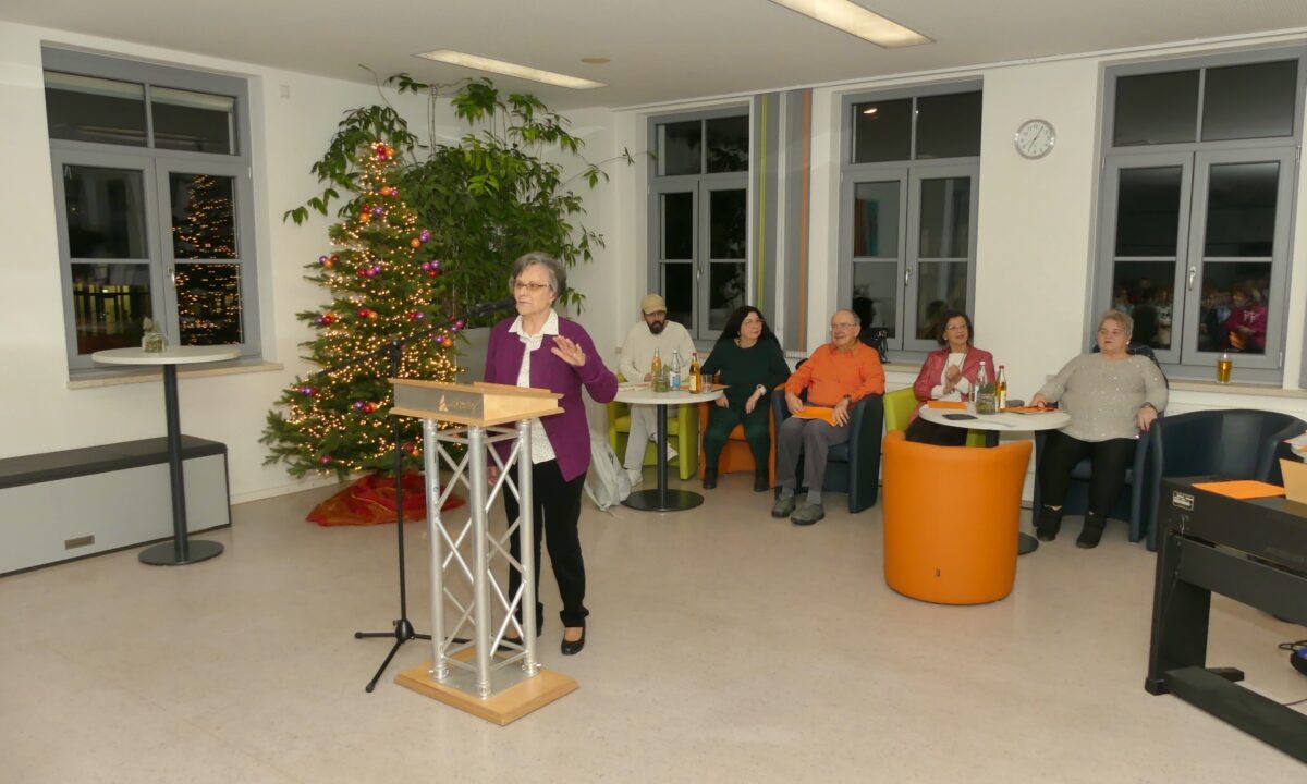 Adventslesung in Wackersdorf begeistert Publikum