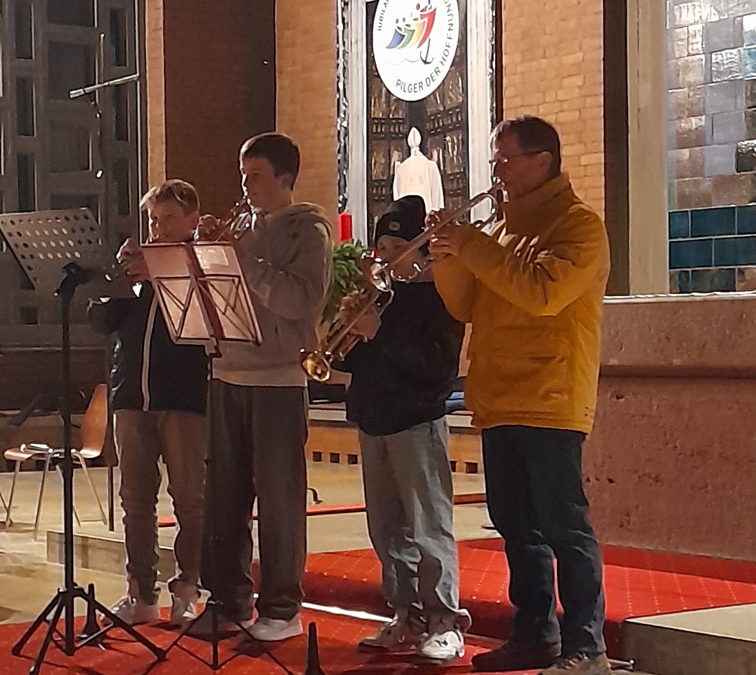 Adventsmusik: Schülerensembles bezaubern in der Friedenskirche
