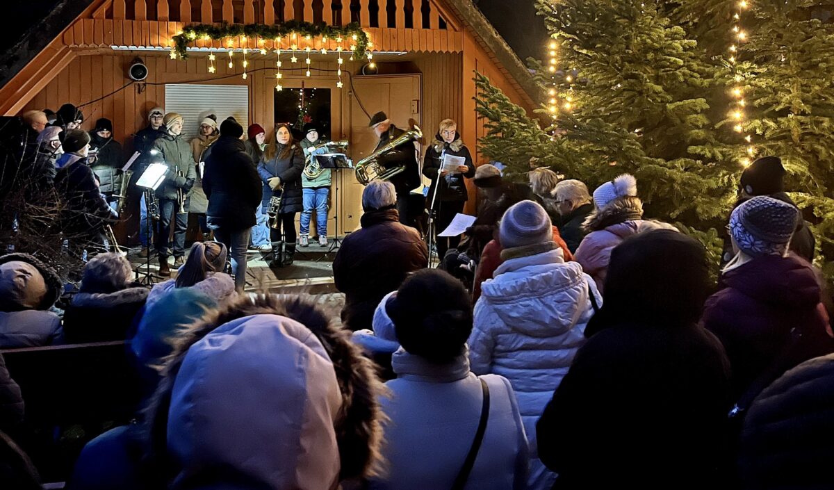 Besinnliche Waldweihnacht des BVS am Schießlweiher in Weiden