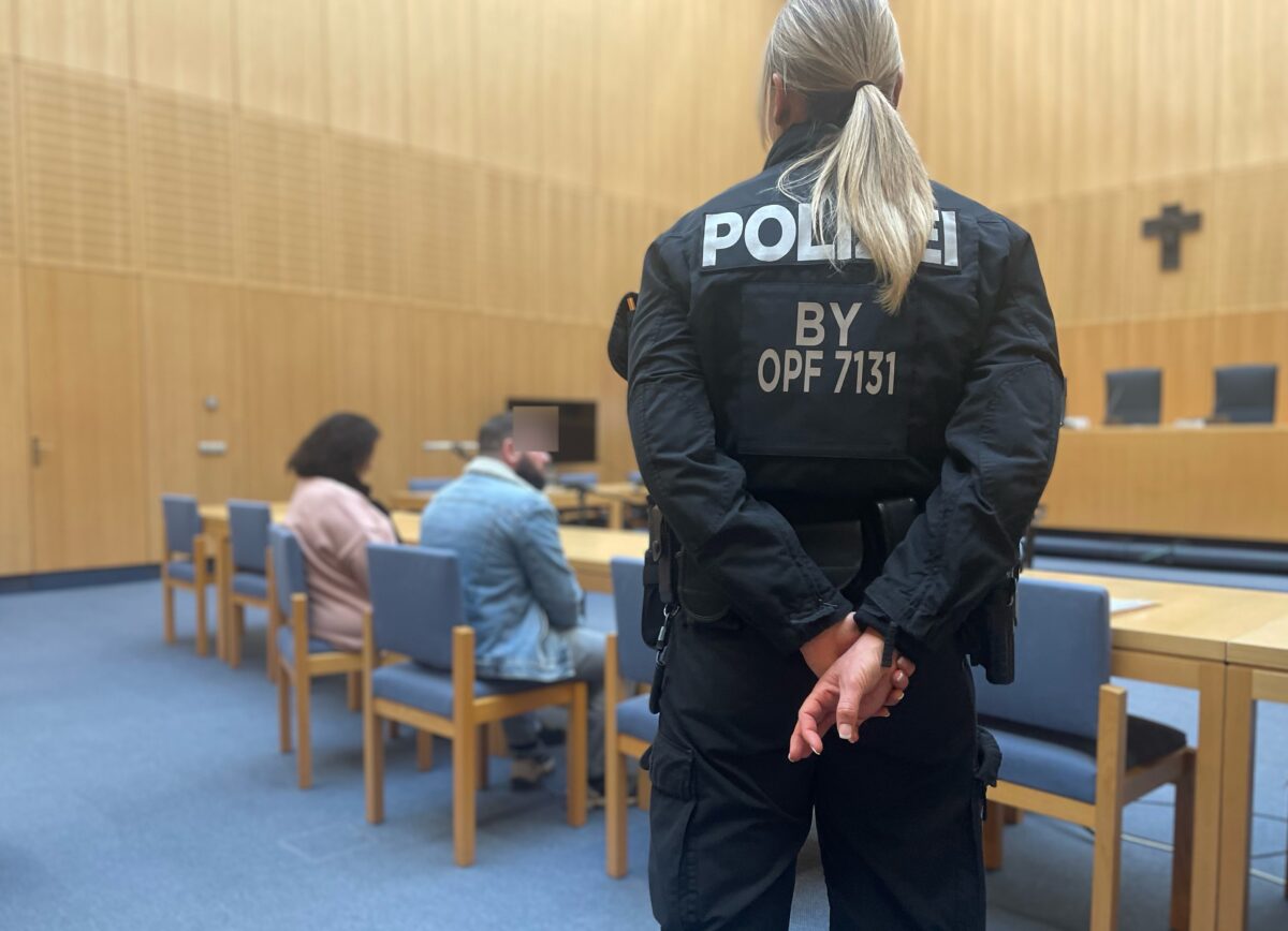Prozess nach Raubüberfall in Neuhaus: Verteidiger beharrt auf Versicherungsbetrug