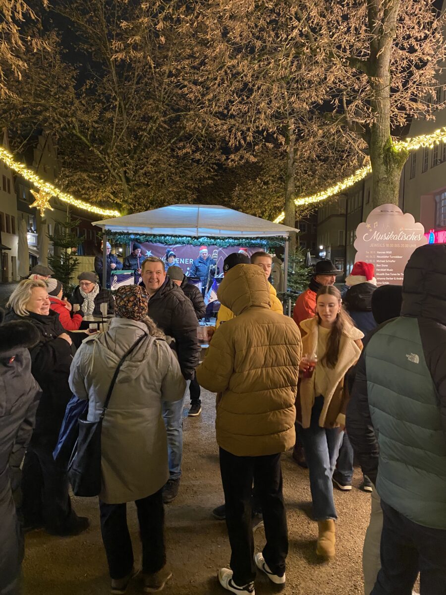Neustädter Turmbläser versprühen Weihnachtsstimmung
