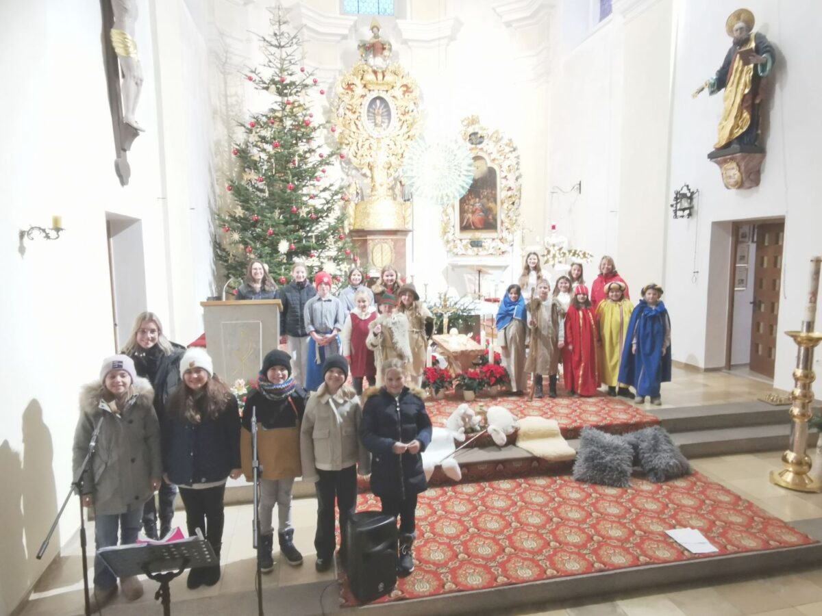 Kinderkrippenspiel verzaubert Eslarn an Heiligabend