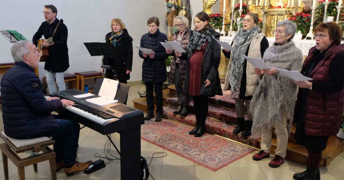Musikalische Weihnachten in Floß begeistern Gläubige
