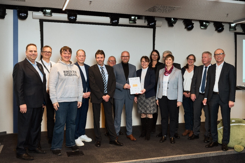 BSZ Weiden erneut zur „Digitalen Schule“ gekürt