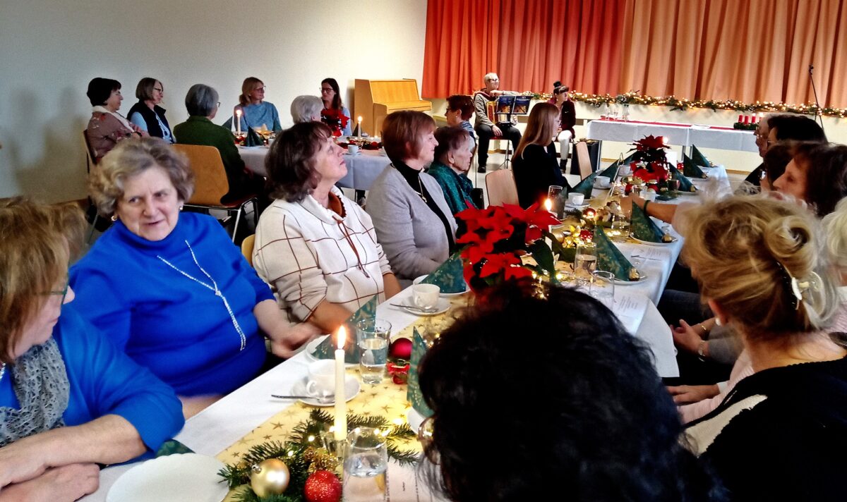 Schirmitzer Frauenbund feiert adventliche Hoffnungswege