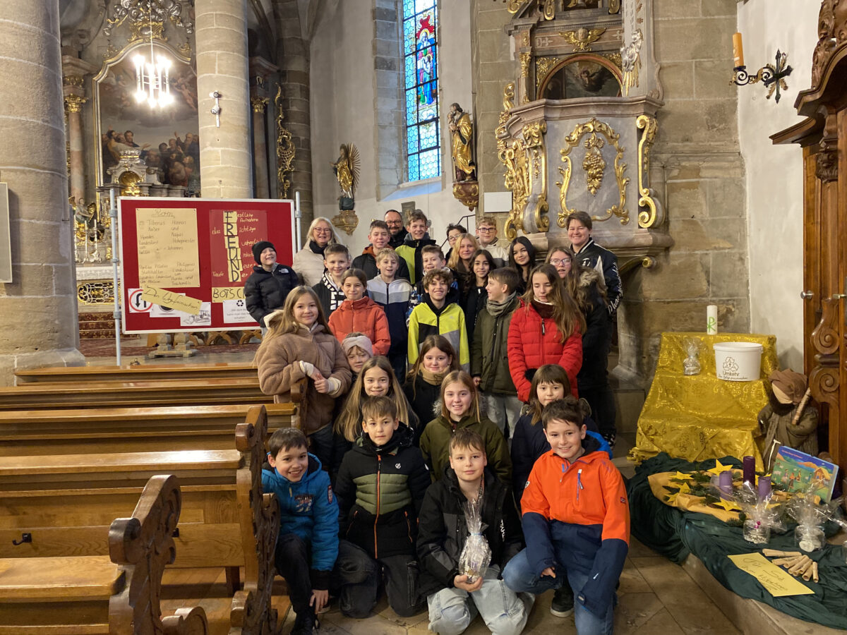 Realschüler aus Kemnath gestalten kreative Messe