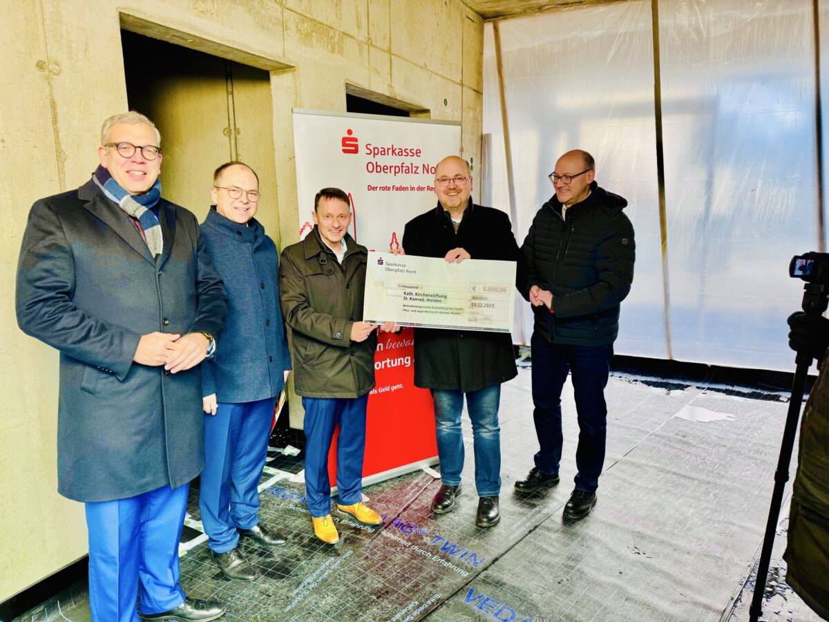 Sparkasse fördert Jugendheimbau in Weiden
