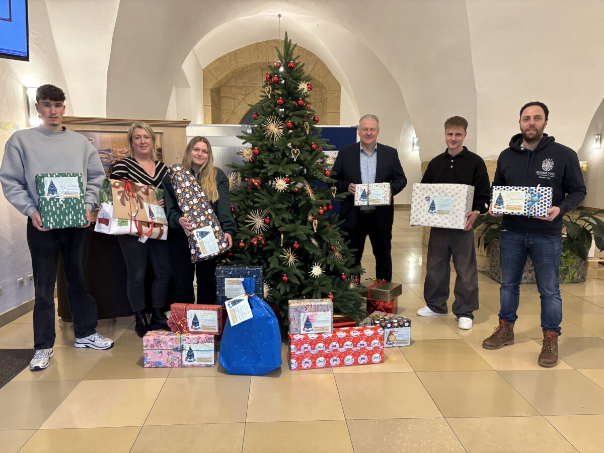 Wunschbaumaktion erfüllt fast 200 Kinderträume in Amberg-Sulzbach