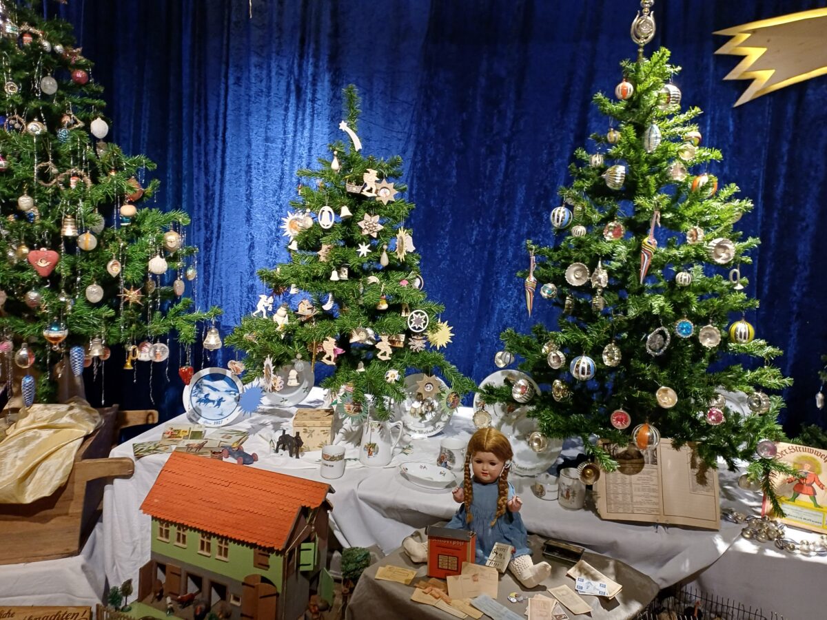 Zeitreise durch Christbaumschmuck im MuseumsQuartier