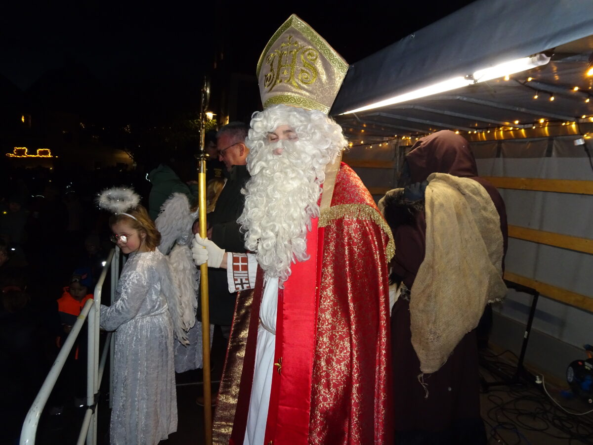 Adventliche Stimmung auf dem Pfreimder Marktplatz