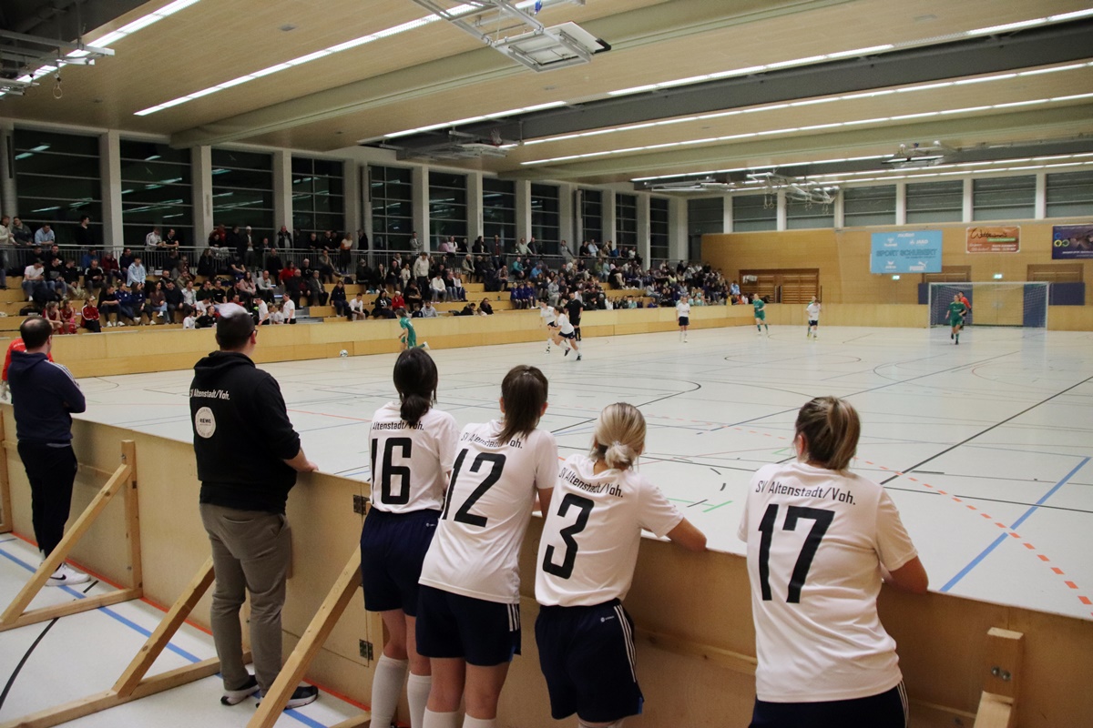 Der Ladies Indoor Soccer Cup: Ein Spektakel der Extraklasse in Auerbach
