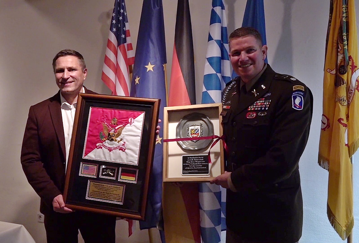 Eschenbach und Airborne: Erneuerung der Partnerschaft