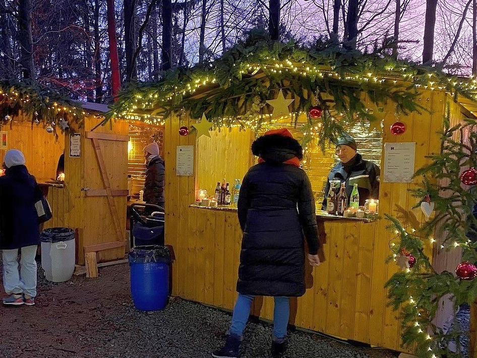 3. Tännesberger Weihnachtszauber: Ein Weihnachtsmarkt auf dem Weg zum „Klassiker“
