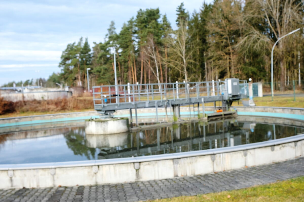 Grafenwöhr sichert Klärwerkszukunft mit neuer Erlaubnis
