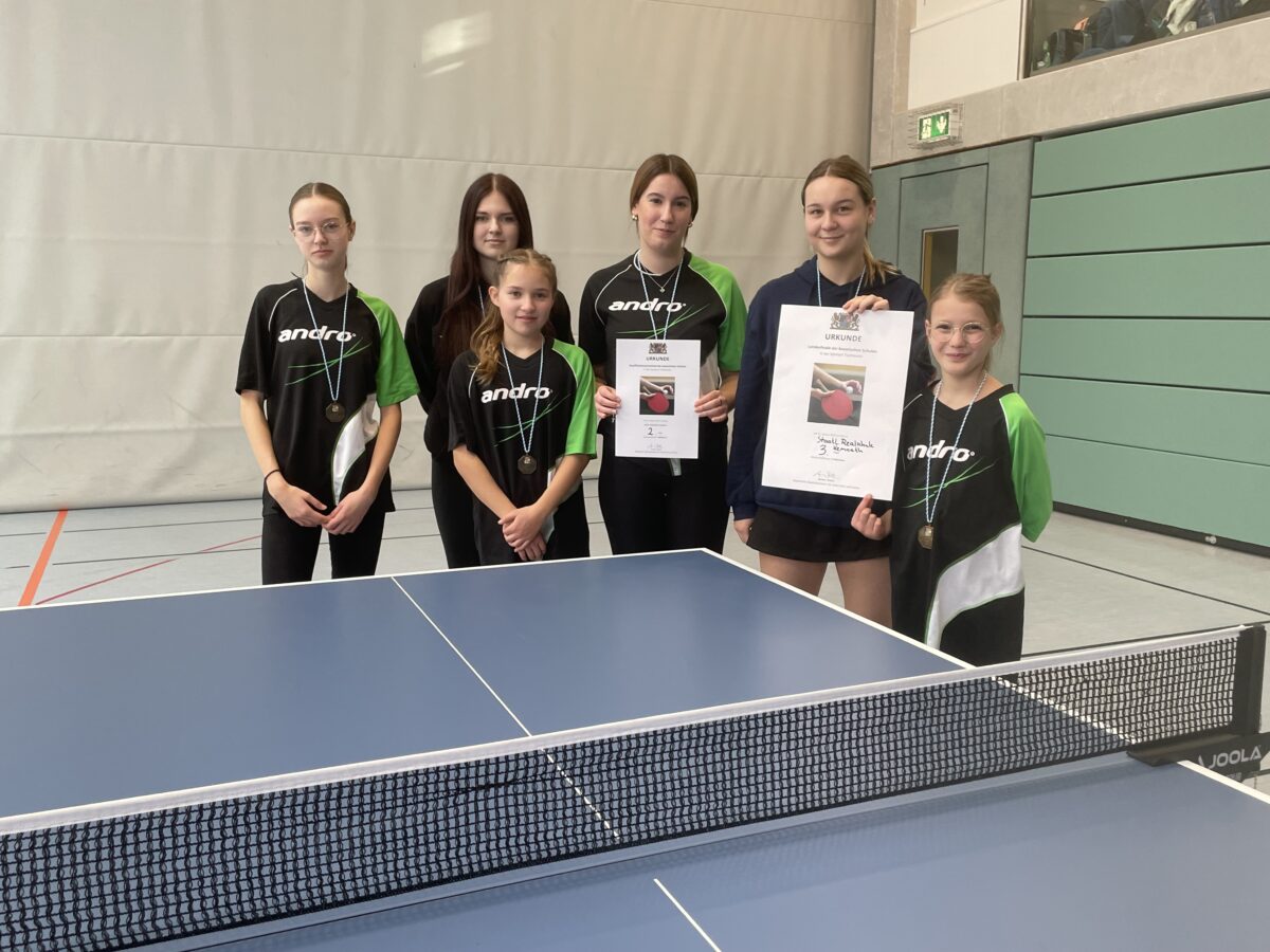 Tischtennis-Mädchen der Realschule Kemnath glänzen beim Nordbayern-Finale