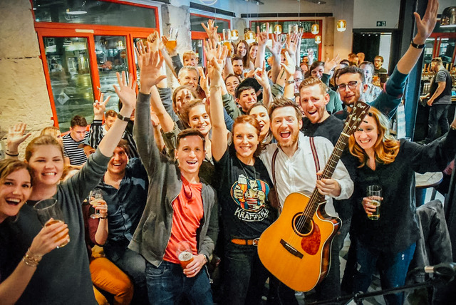 „Gwasch“: Jubiläum mit Gruppenkaraoke – das ist schon eine lustige Reise wert