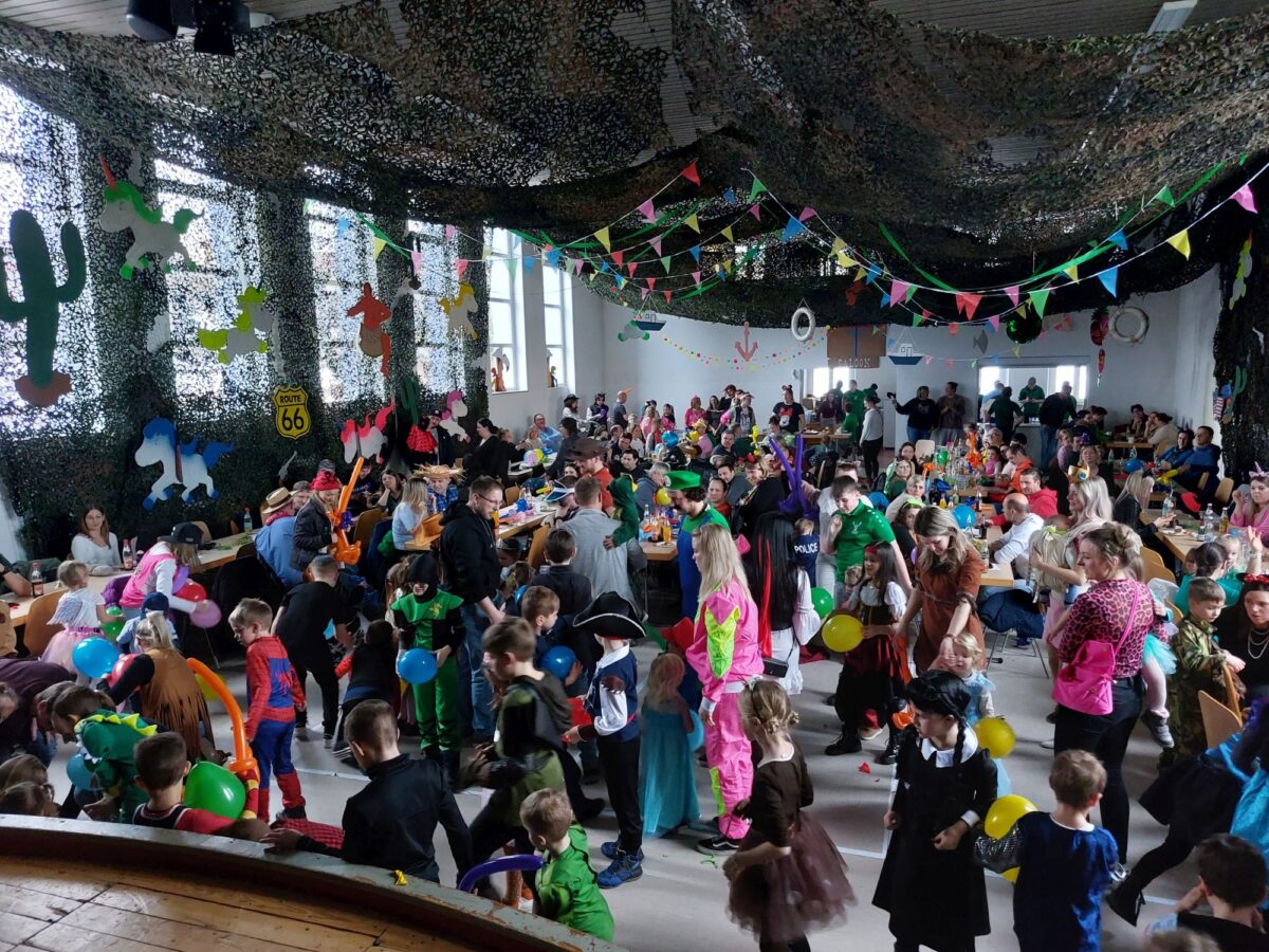 Ausgelassene Stimmung beim Kinderfasching in Eslarn