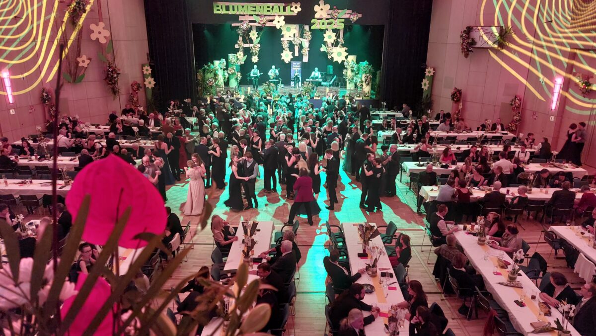 Duftender Blumenball in der Max-Reger-Halle