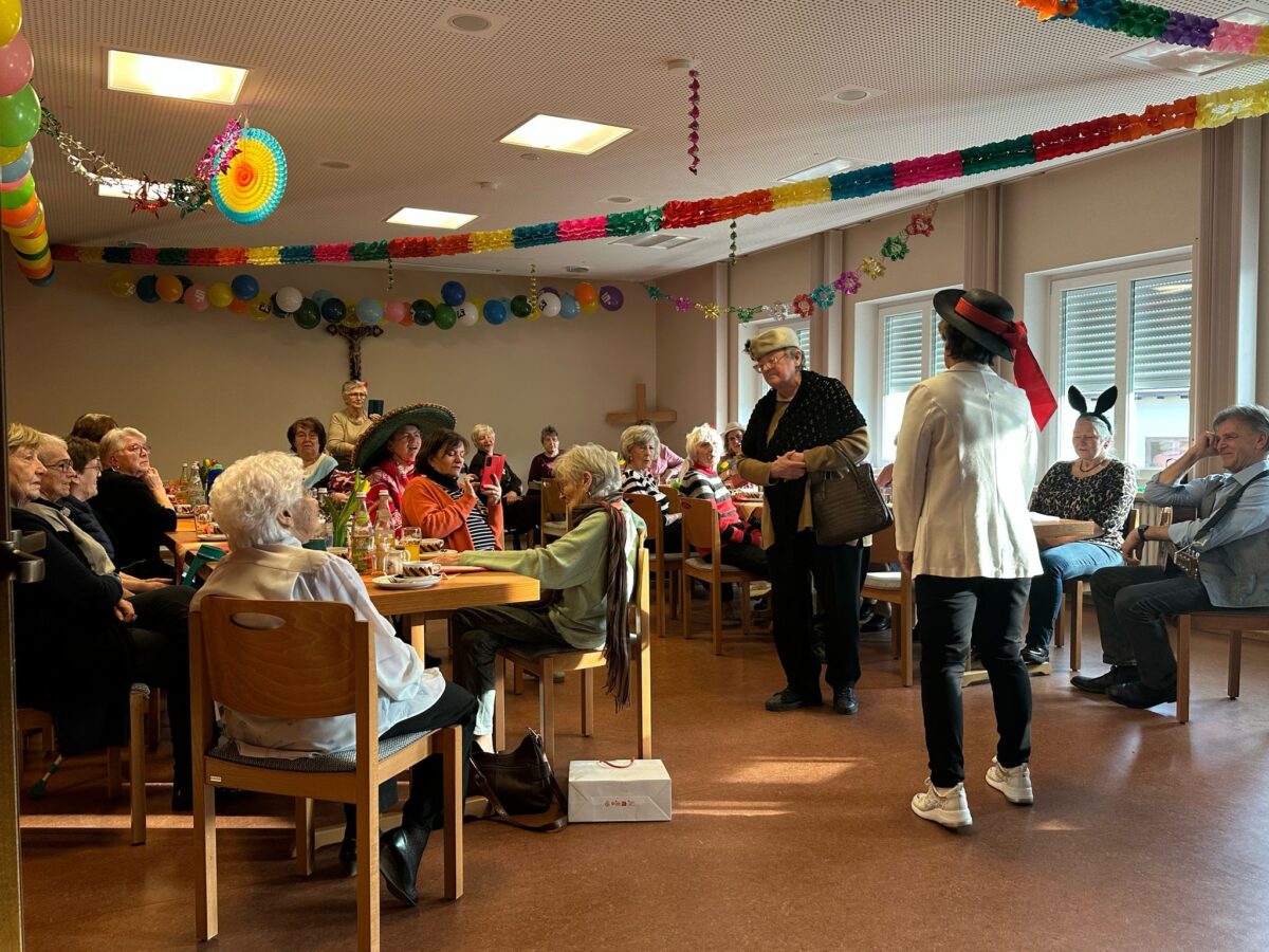 Eslarns Senioren feiern ausgelassenen Fasching