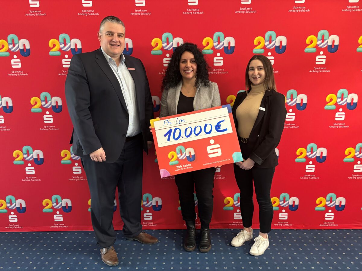 Ambergerin gewinnt 10.000 Euro beim PS-Sparen