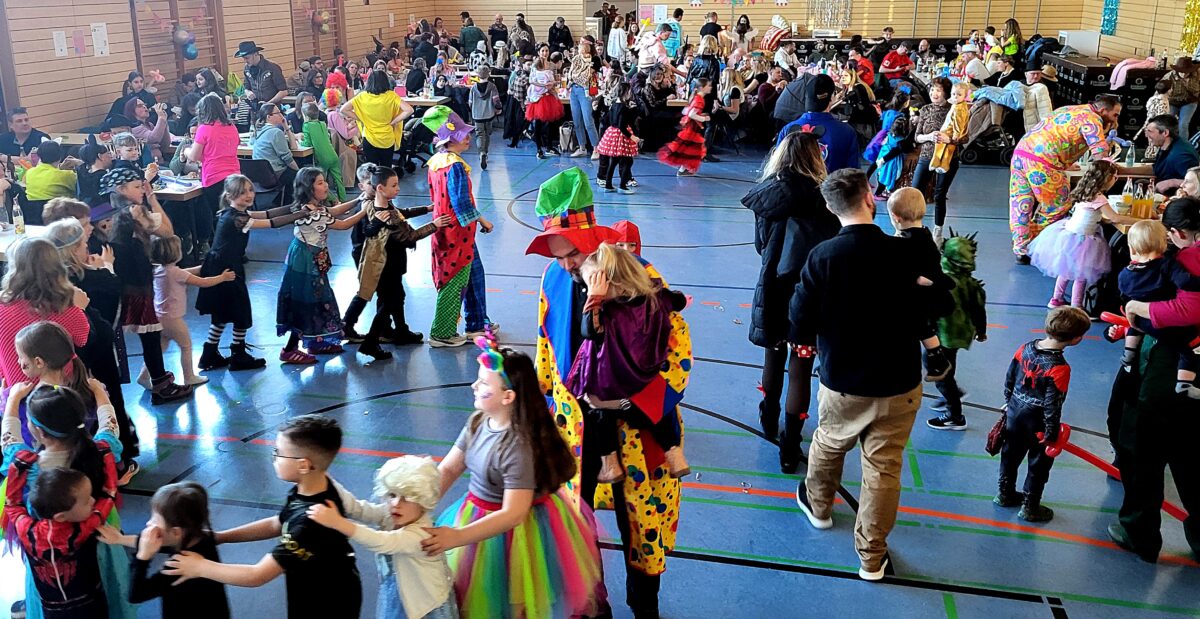 Faschingsfreude für Kinder beim FC Luhe Markt