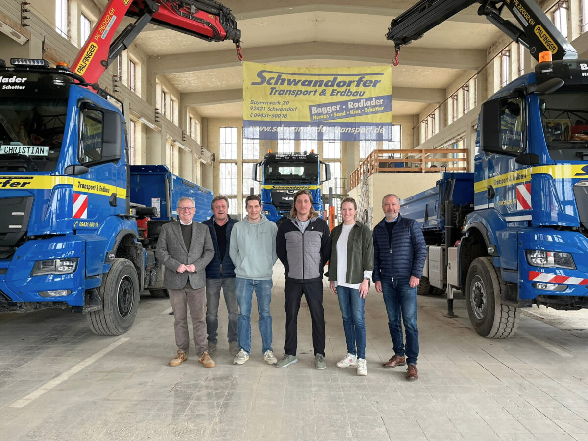 Schwandorfs Oberbürgermeister Feller besucht Transport und Erdbau GmbH