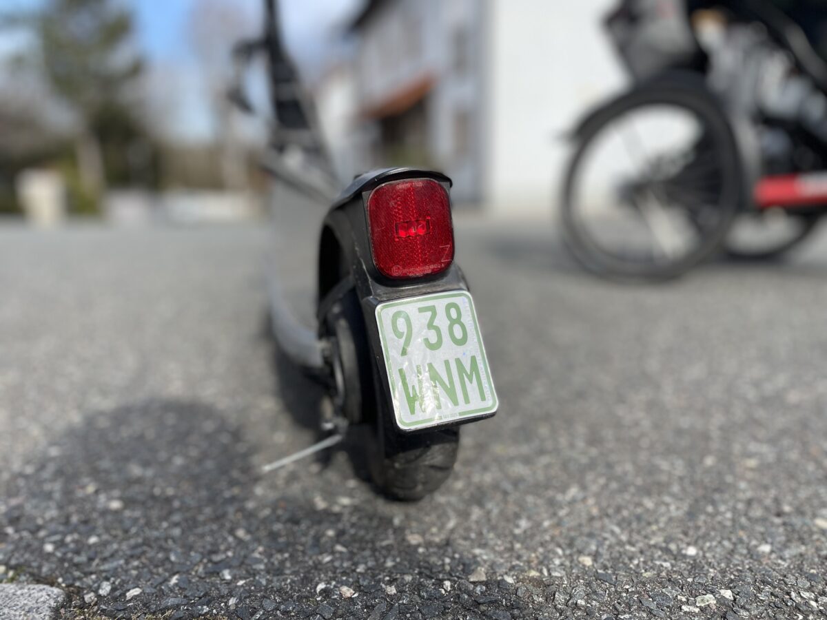 Noch kein grünes Kennzeichen am E-Scooter? Das wird richtig teuer