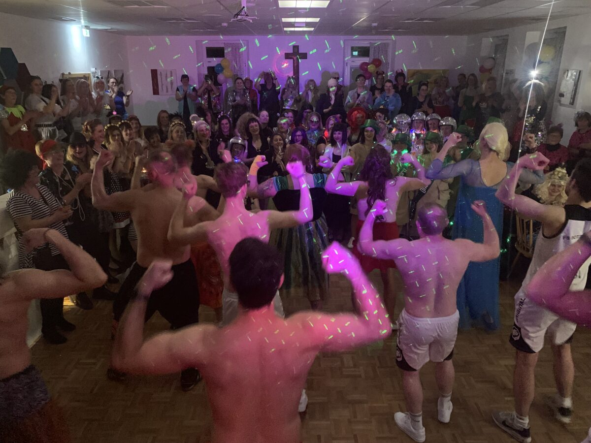 Tolle Stimmung beim Weiberfasching in Wurz