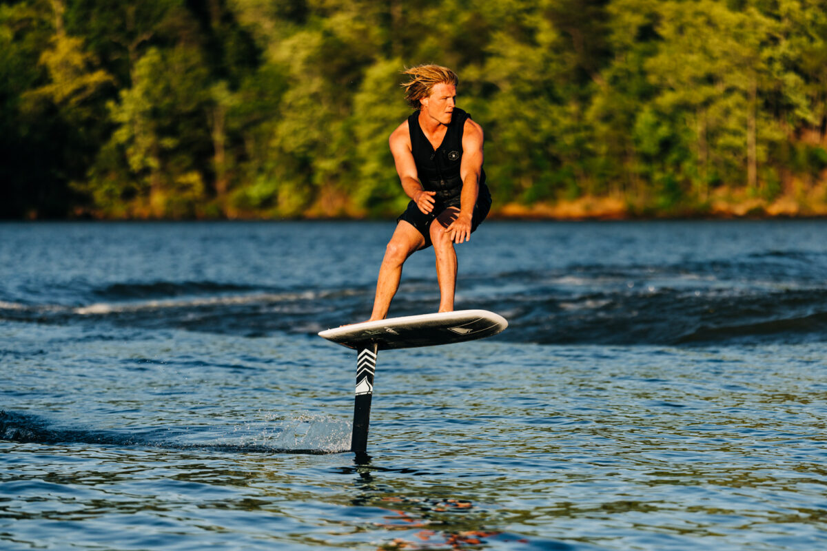 WildWakePark startet in neue Saison mit Foiling-Kurs