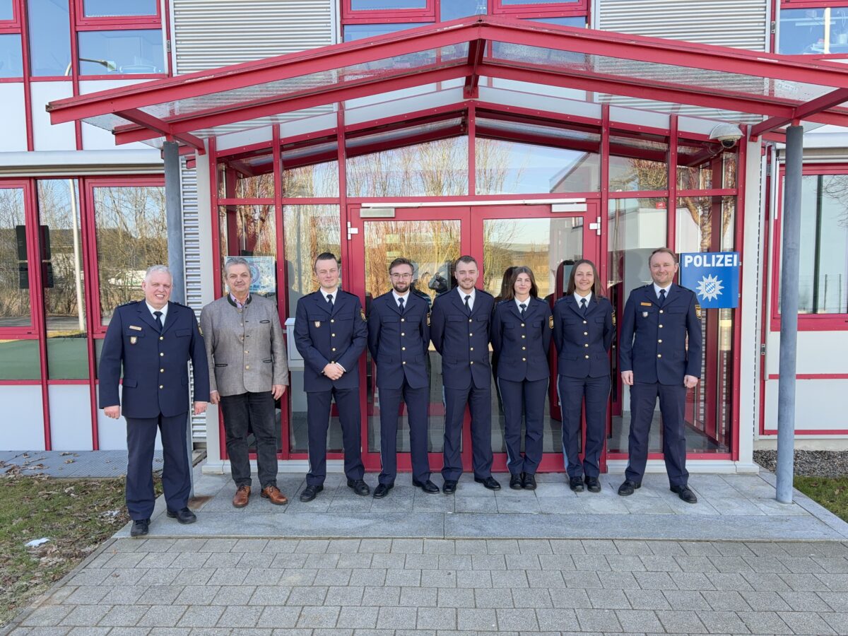 Sechs neue Polizeibeamte verstärken die Polizeiinspektion Vohenstrauß