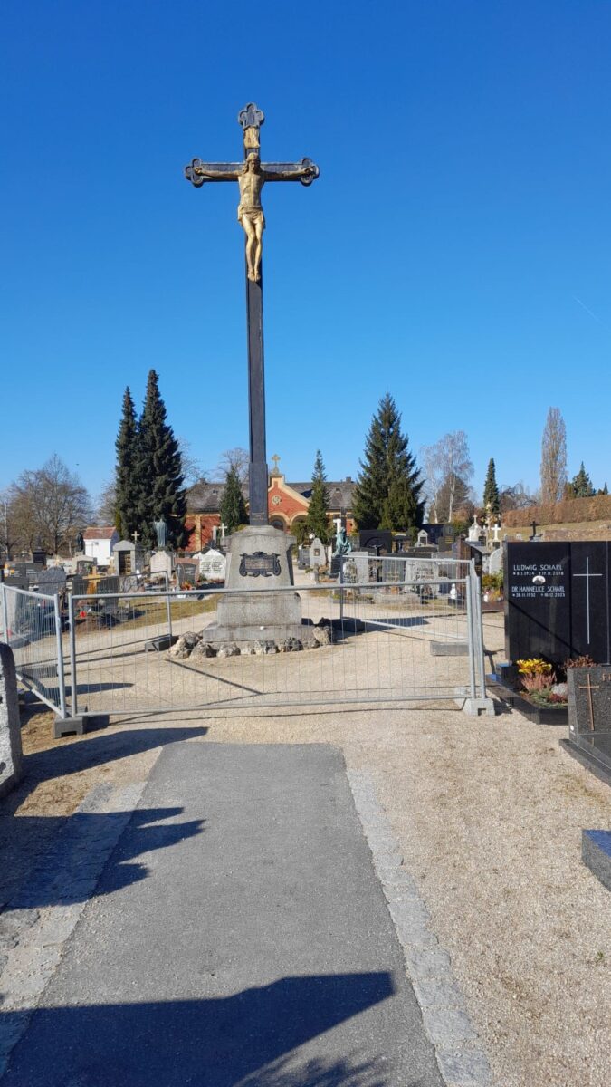 Sicherheitssperre am Katharinenfriedhof in Amberg