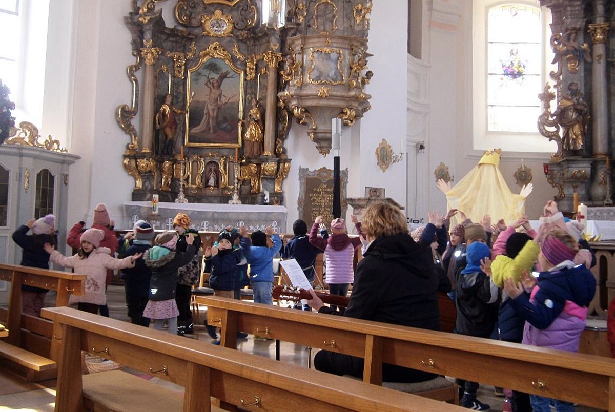 Ostergottesdienst der Vorschulkinder begeistert mit biblischen Szenen