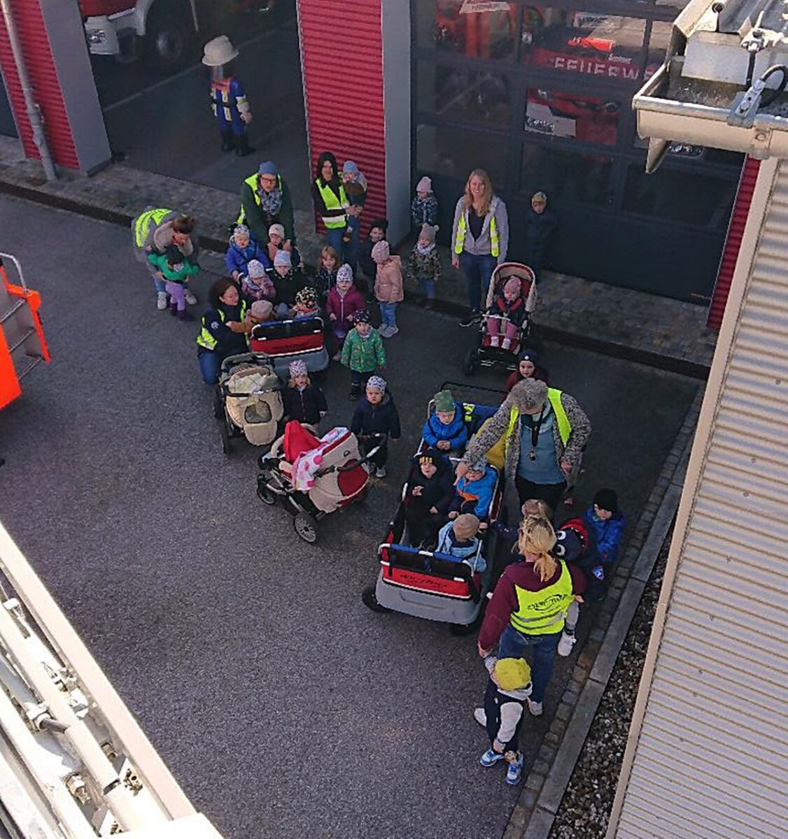 Kinderkrippe: Spannender Entdeckertag bei der Feuerwehr Eschenbach