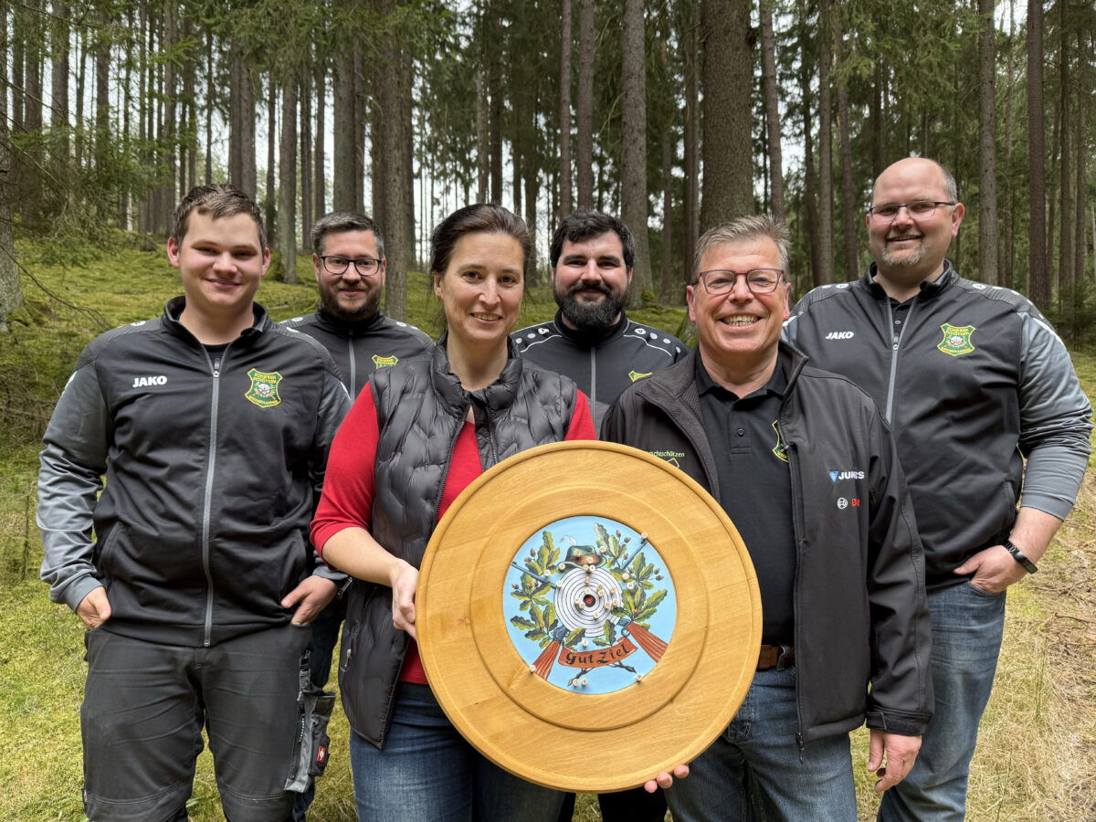 Anja Erl siegt beim KK-Anschießen in Weiherhammer