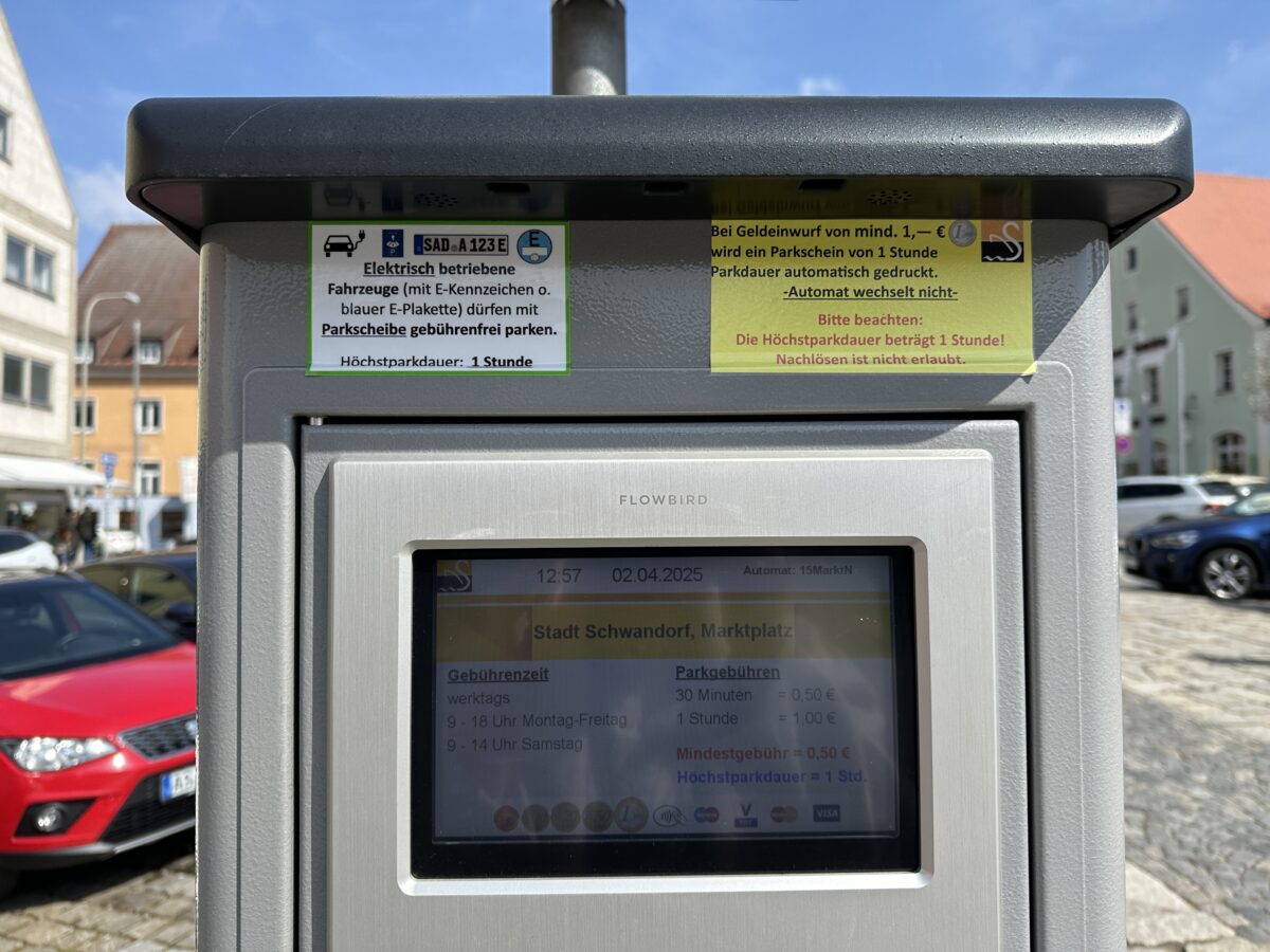 Bayerns E-Autos: Kostenlose Parkzeit in Schwandorf begrenzt
