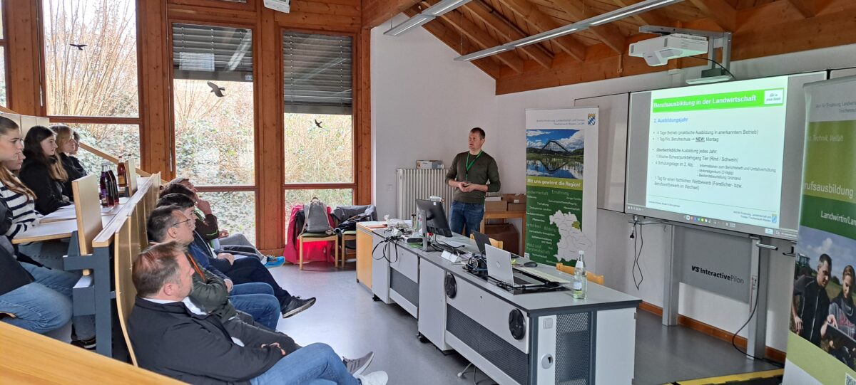 Berufsinfotag weckt Interesse an Landwirtschaft in Weiden