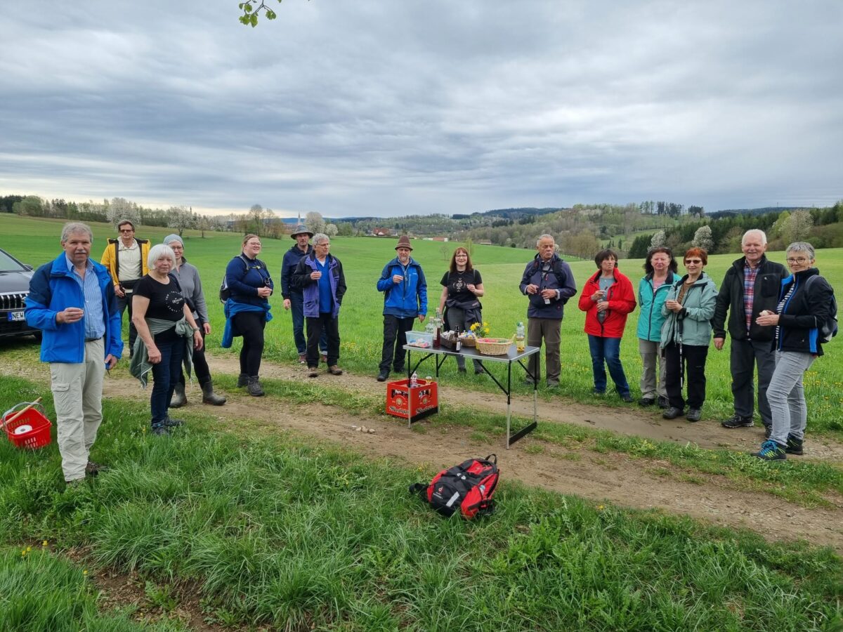 Emmaus-Wanderung des OWV: 11,5 km voller Überraschungen