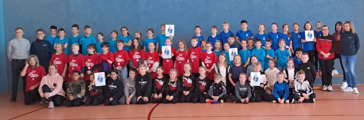 Grundschüler glänzen bei Turnwettbewerb in Pressath