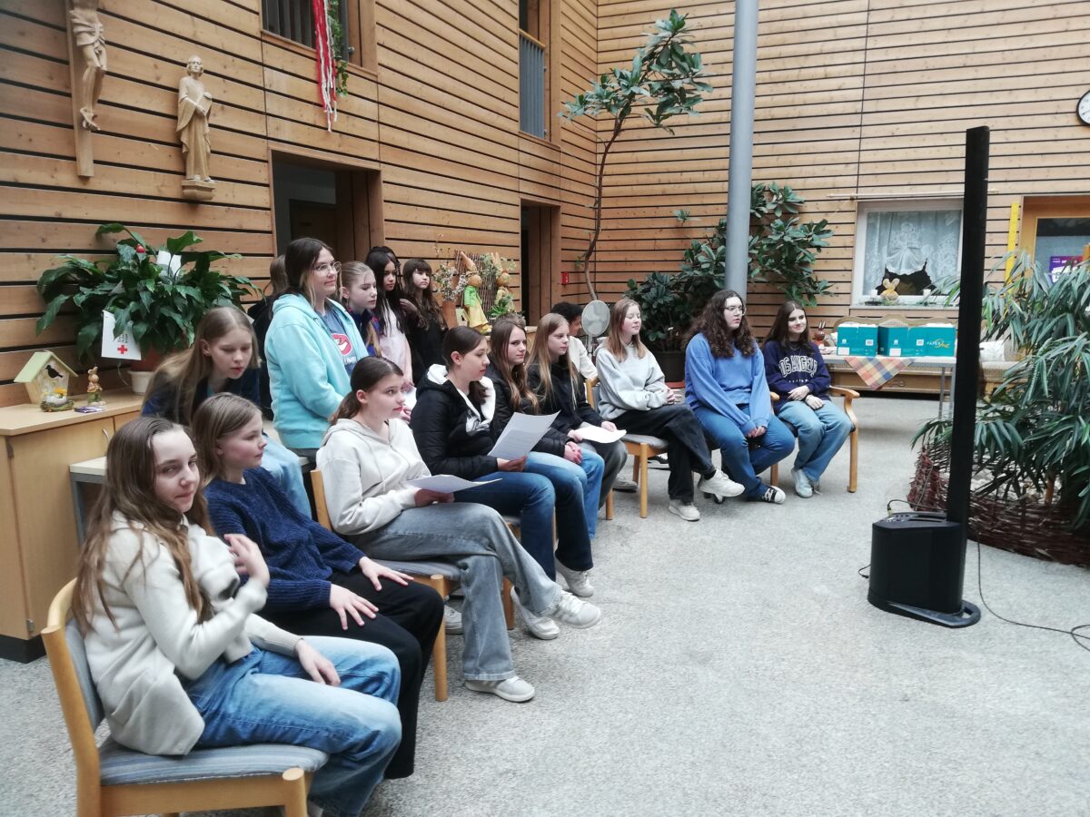 Besuch im Kemnather Seniorenheim: so war Ostern früher …