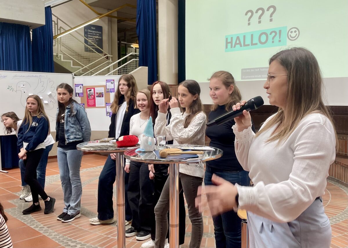 „Verfassungsviertelstunde“: Elly-Heuss-Gymnasium lädt Richterin ein