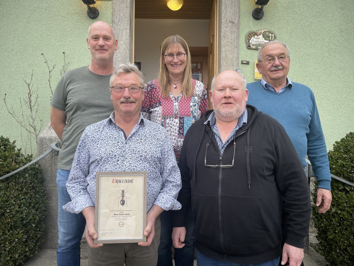 Stromtrassen fordern Ameisenschutzverein – Martin Schedl wird Ehrenmitglied