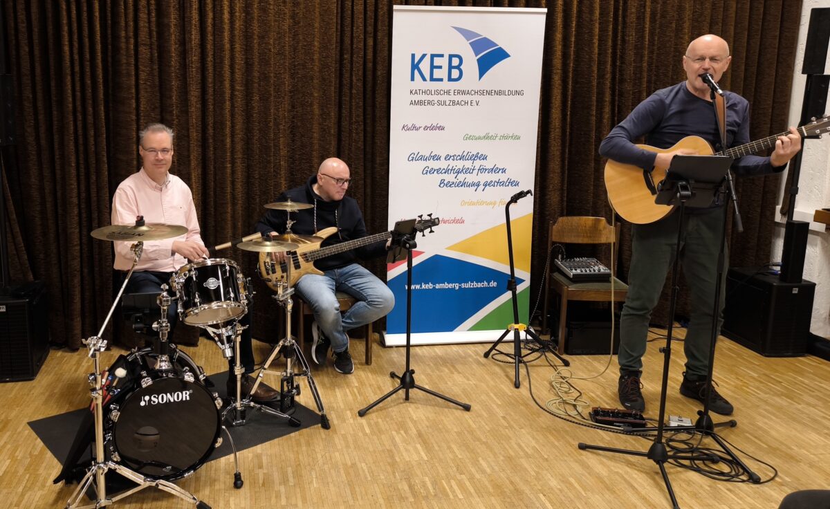 Musikalische Frischzellenkur: Lieder-Tankstelle in Amberg