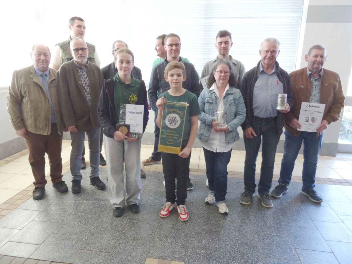 Oberpfalzer Kleintierzüchter feiern ihre Meister in Pfrentsch